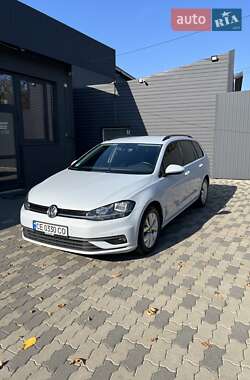 Универсал Volkswagen Golf 2017 в Черновцах