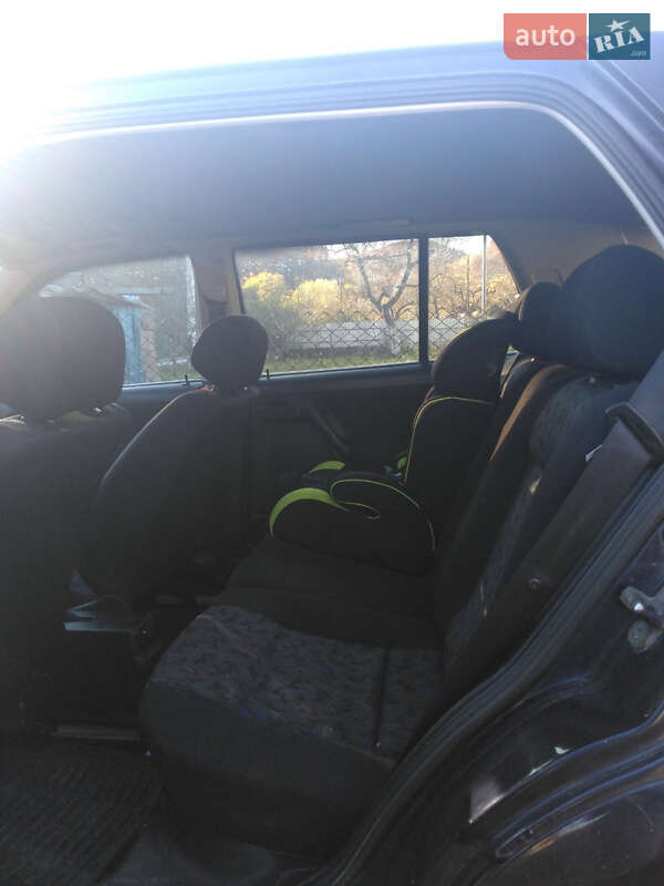 Хетчбек Volkswagen Golf 1997 в Вижниці