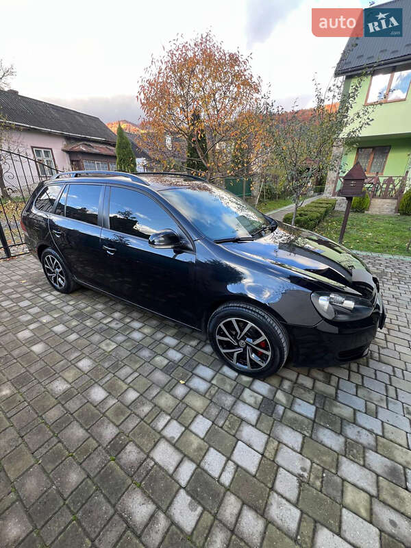 Универсал Volkswagen Golf 2010 в Львове