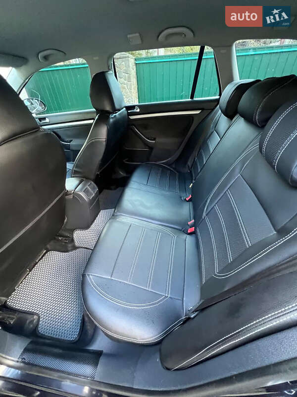 Универсал Volkswagen Golf 2010 в Львове