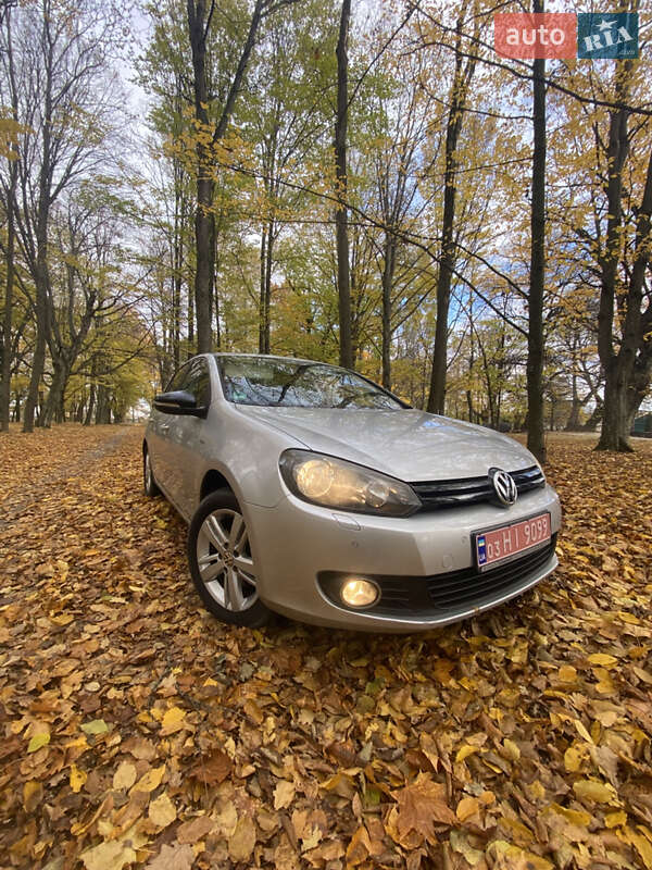 Хэтчбек Volkswagen Golf 2012 в Любешове