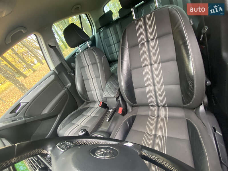 Хэтчбек Volkswagen Golf 2012 в Любешове