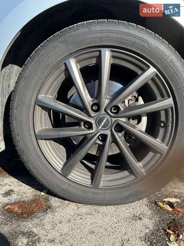 Универсал Volkswagen Golf 2016 в Киеве