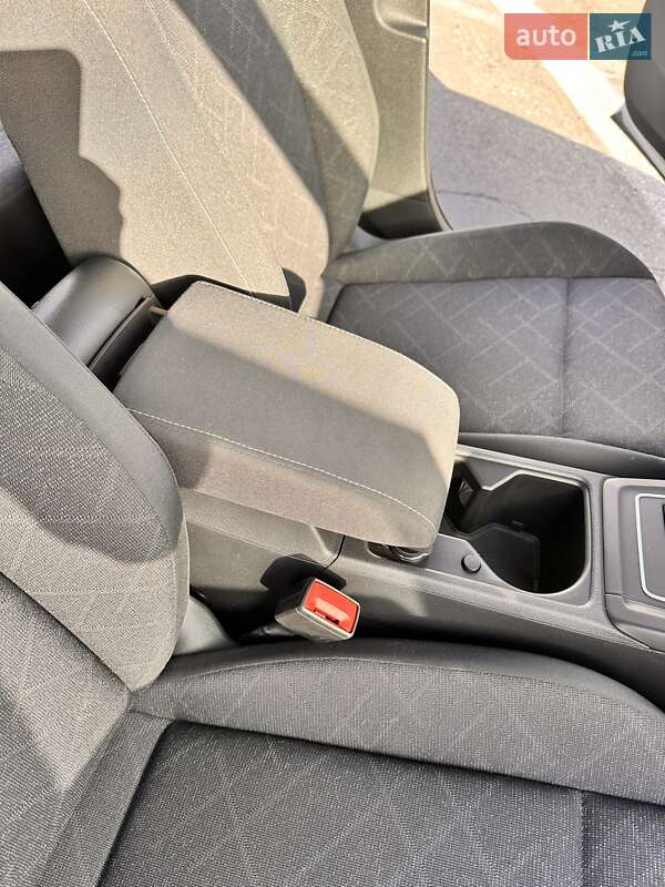 Хэтчбек Volkswagen Golf 2022 в Киеве фото 32 Хэтчбек Volkswagen Golf 2022 в Киеве