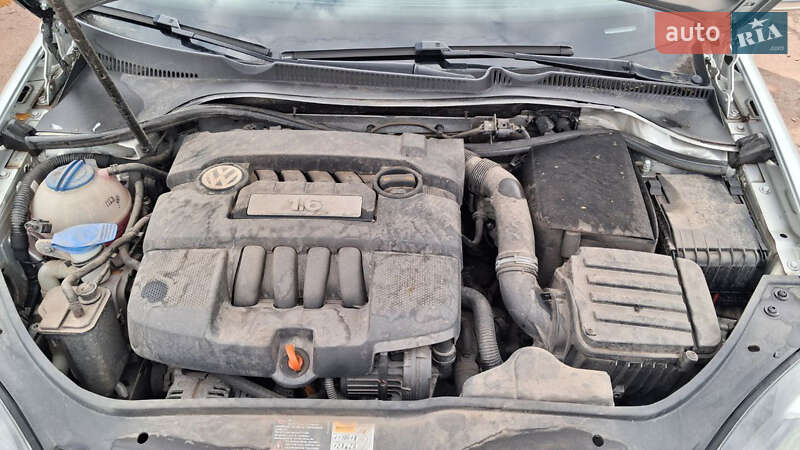 Хэтчбек Volkswagen Golf 2008 в Кривом Роге