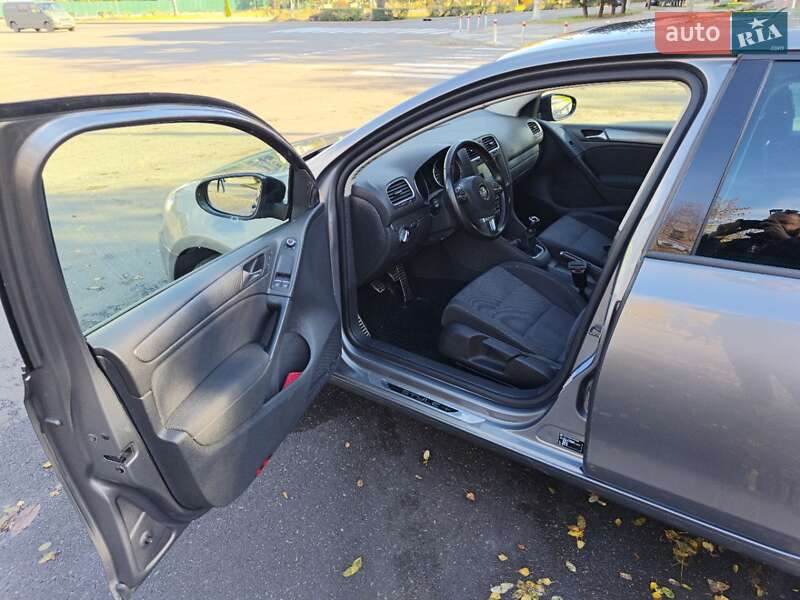 Хэтчбек Volkswagen Golf 2011 в Краматорске