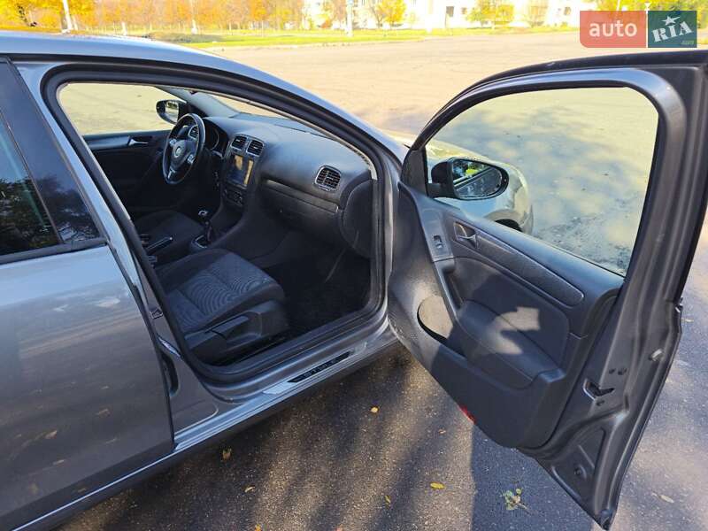 Хэтчбек Volkswagen Golf 2011 в Краматорске