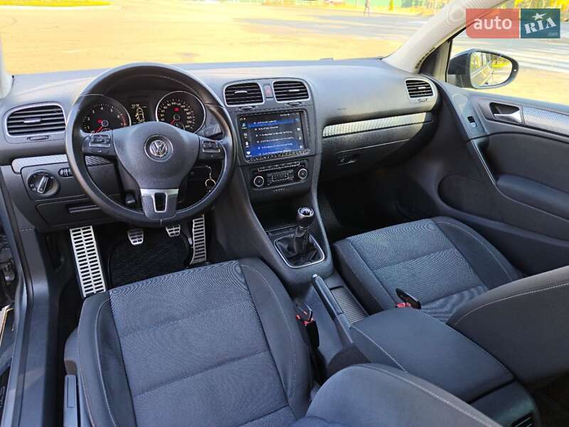 Хэтчбек Volkswagen Golf 2011 в Краматорске