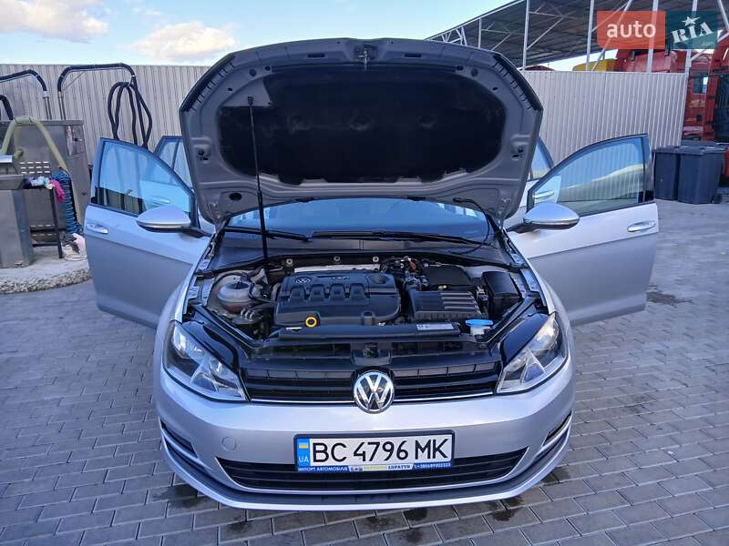 Универсал Volkswagen Golf 2015 в Лопатине