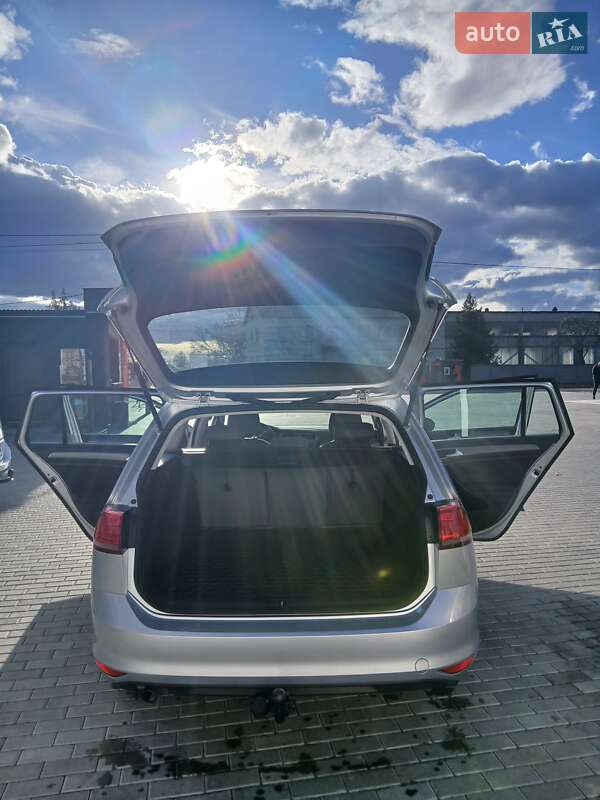 Универсал Volkswagen Golf 2015 в Лопатине