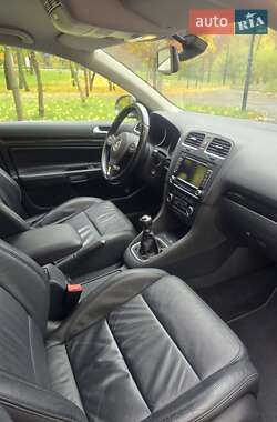 Универсал Volkswagen Golf 2012 в 