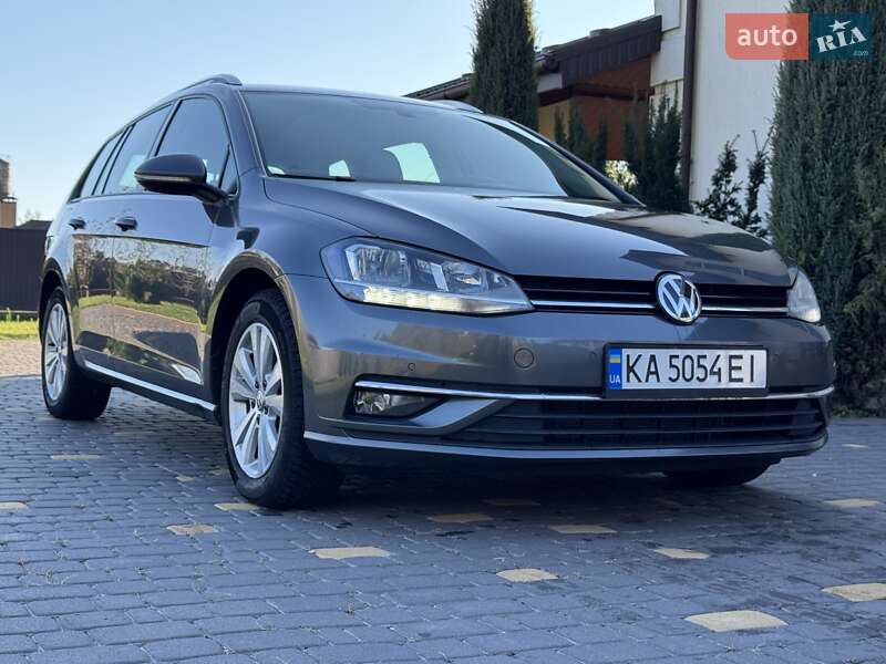 Універсал Volkswagen Golf 2018 в Києві