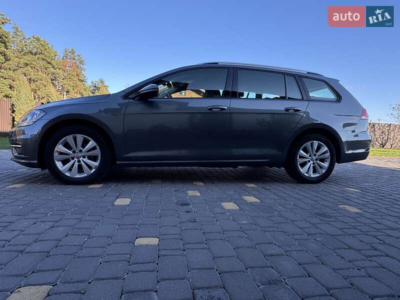 Універсал Volkswagen Golf 2018 в Києві