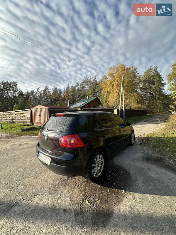 Хетчбек Volkswagen Golf 2007 в Києві