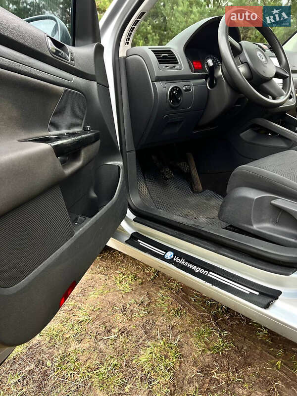 Хэтчбек Volkswagen Golf 2004 в Нежине