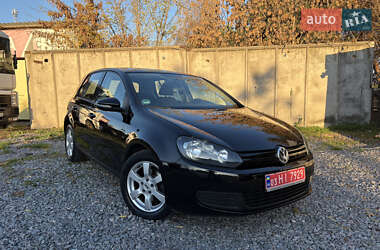 Хэтчбек Volkswagen Golf 2010 в 