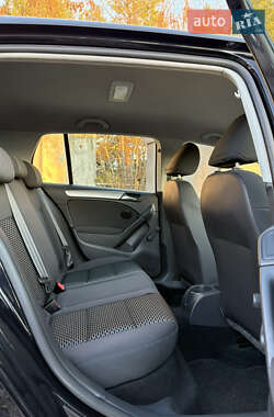 Хэтчбек Volkswagen Golf 2010 в 