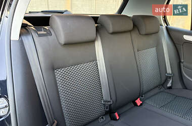 Хэтчбек Volkswagen Golf 2010 в 