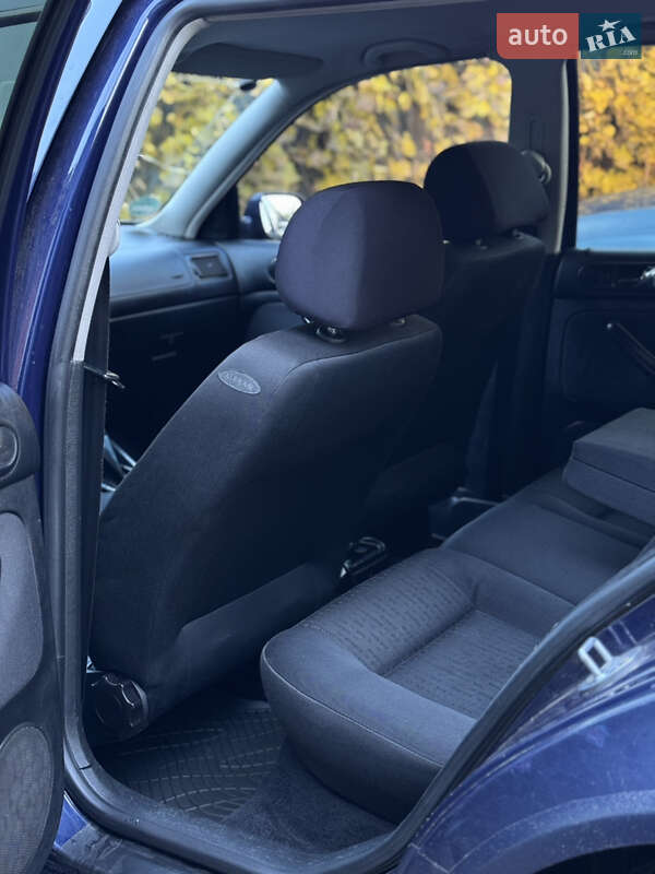 Універсал Volkswagen Golf 2001 в Чернігові