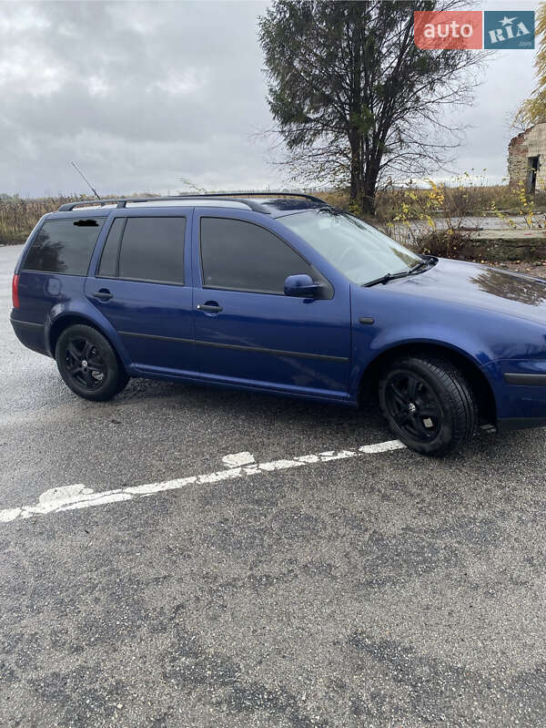 Универсал Volkswagen Golf 2004 в Козельце