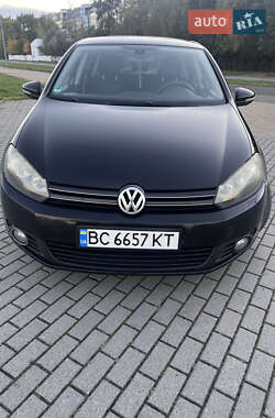 Хэтчбек Volkswagen Golf 2011 в 