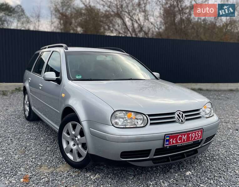 Универсал Volkswagen Golf 2004 в  фото Универсал Volkswagen Golf 2004 в