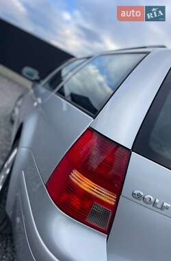 Универсал Volkswagen Golf 2004 в  фото 12 Универсал Volkswagen Golf 2004 в