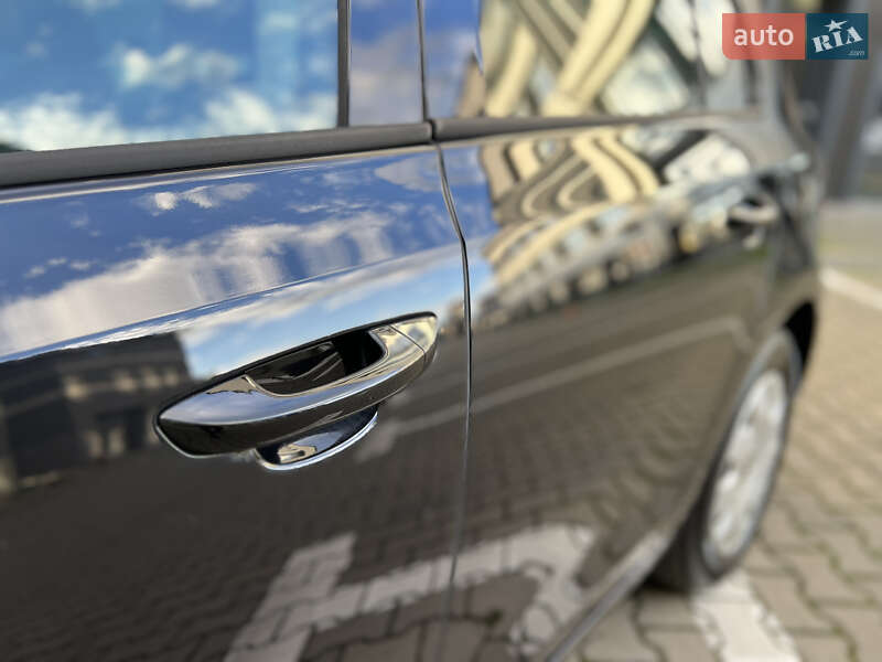 Хетчбек Volkswagen Golf 2009 в Івано-Франківську