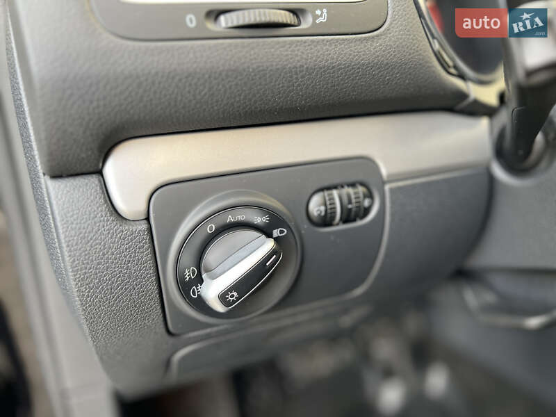 Хетчбек Volkswagen Golf 2009 в Івано-Франківську