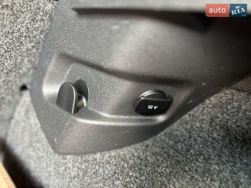 Хетчбек Volkswagen Golf 2009 в Івано-Франківську