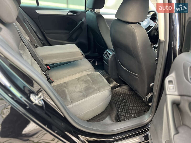 Хетчбек Volkswagen Golf 2009 в Івано-Франківську