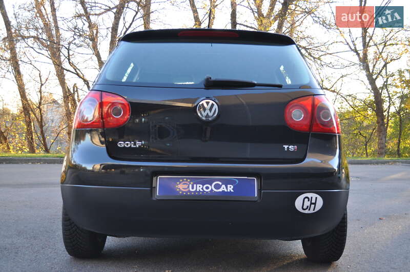 Хэтчбек Volkswagen Golf 2009 в Киеве