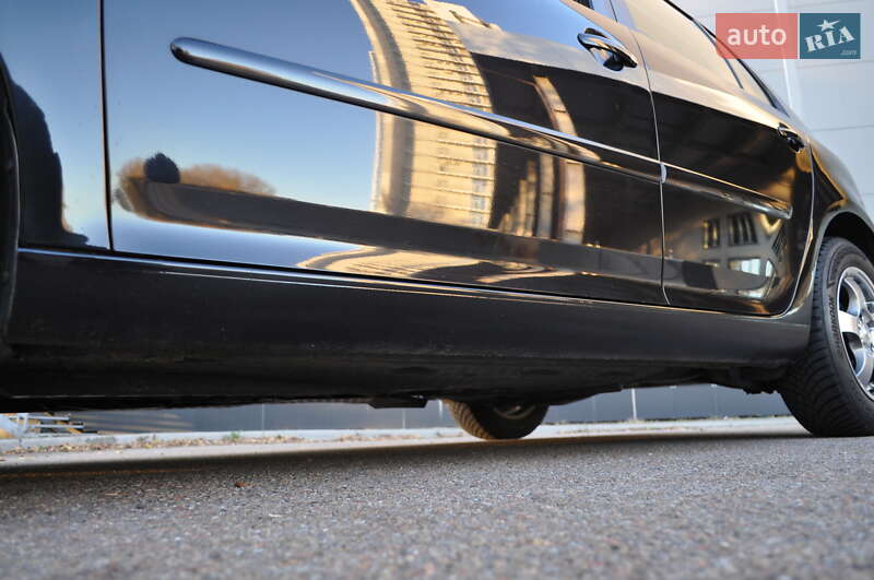 Хэтчбек Volkswagen Golf 2009 в Киеве