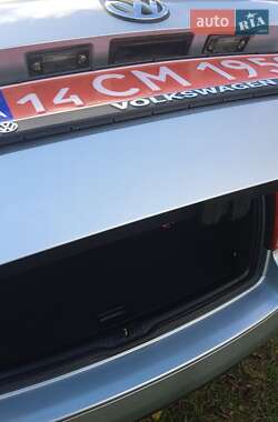 Универсал Volkswagen Golf 2004 в  фото 93 Универсал Volkswagen Golf 2004 в