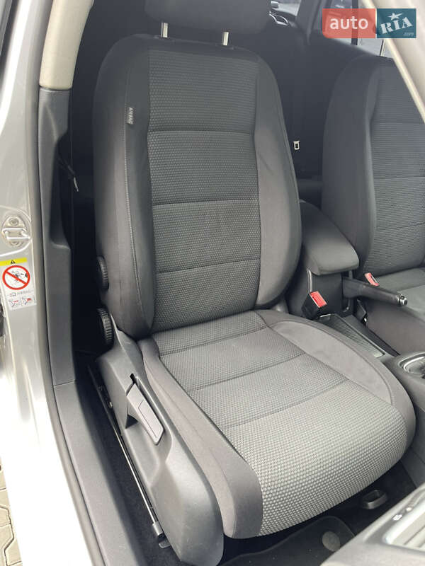 Універсал Volkswagen Golf 2010 в Луцьку