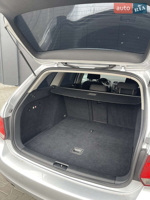 Універсал Volkswagen Golf 2010 в Луцьку