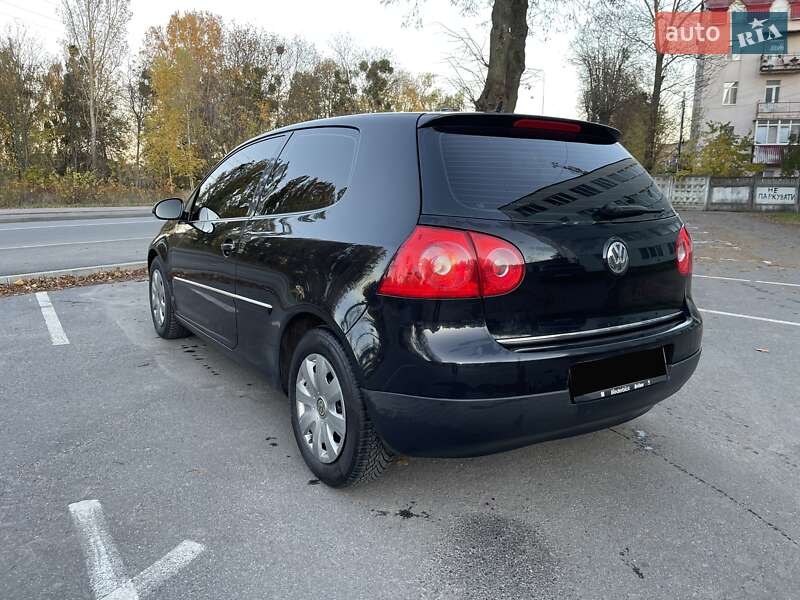 Хэтчбек Volkswagen Golf 2005 в Виннице