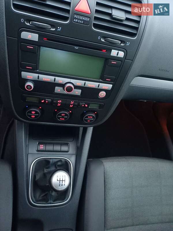 Хэтчбек Volkswagen Golf 2007 в Мукачево