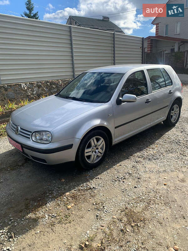 Хэтчбек Volkswagen Golf 2001 в Житомире