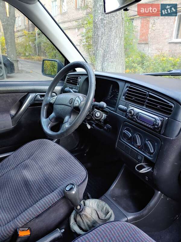 Хэтчбек Volkswagen Golf 1995 в Киеве
