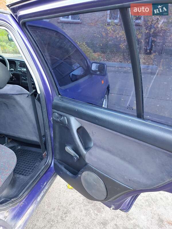 Хэтчбек Volkswagen Golf 1995 в Киеве