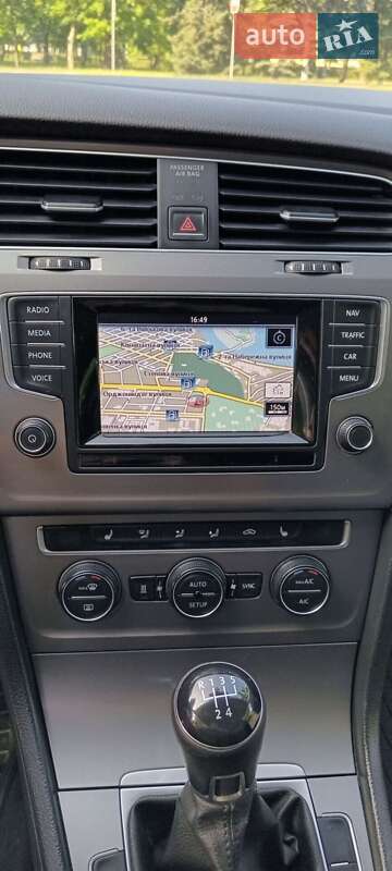 Універсал Volkswagen Golf 2014 в Миколаєві