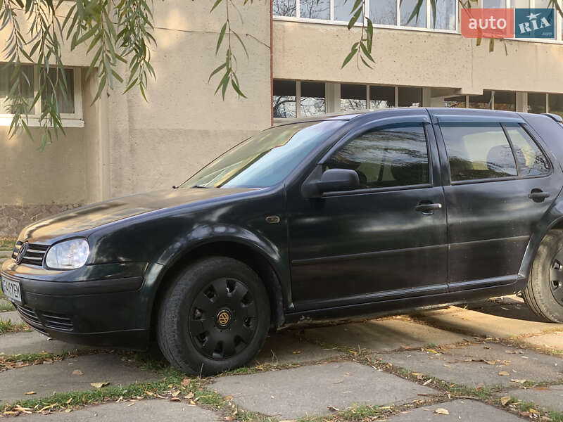 Хетчбек Volkswagen Golf 1999 в Чернівцях