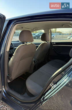 Хетчбек Volkswagen Golf 2006 в  фото 12 Хетчбек Volkswagen Golf 2006 в