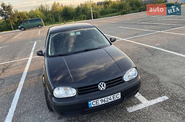 Хетчбек Volkswagen Golf 2001 в Чернівцях