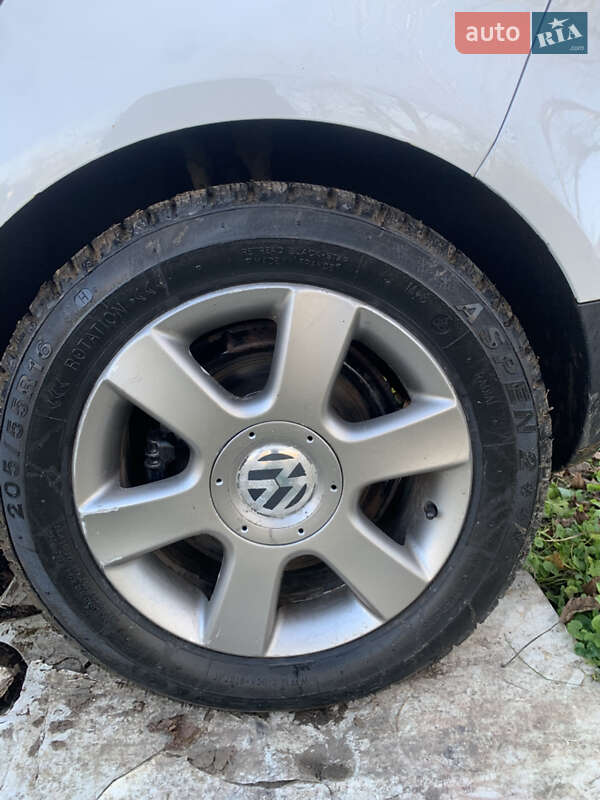 Хэтчбек Volkswagen Golf 2004 в Самборе фото 13 Хэтчбек Volkswagen Golf 2004 в Самборе