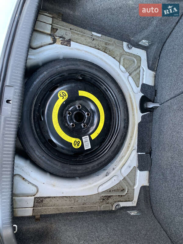 Хэтчбек Volkswagen Golf 2004 в Самборе фото 16 Хэтчбек Volkswagen Golf 2004 в Самборе