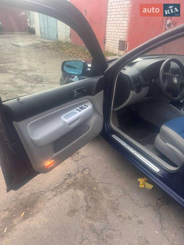 Хэтчбек Volkswagen Golf 2000 в Хмельницком