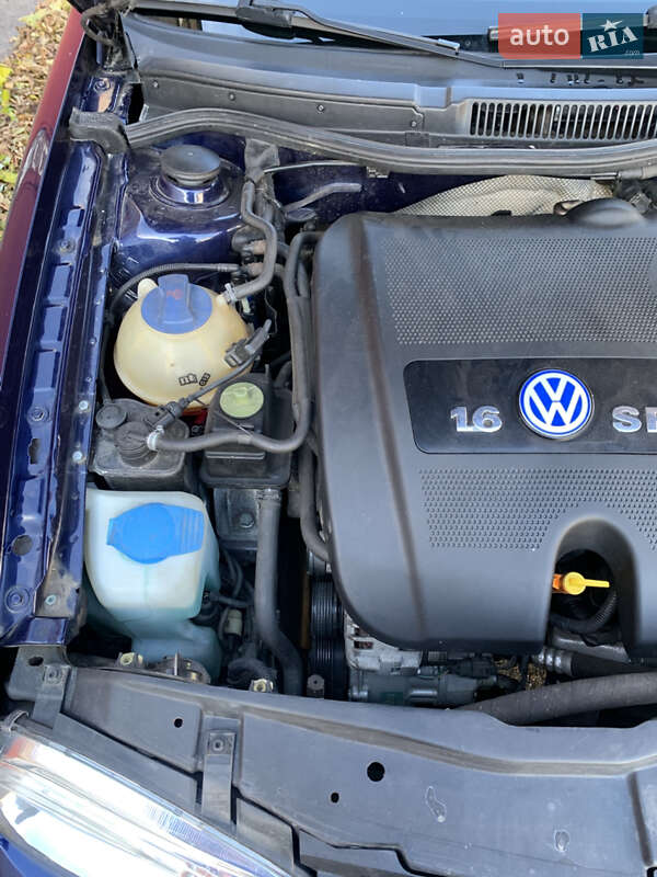 Хэтчбек Volkswagen Golf 2000 в Хмельницком