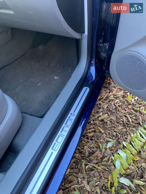 Хэтчбек Volkswagen Golf 2000 в Хмельницком